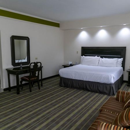 Best Western Hotel Plaza Matamoros Buitenkant foto