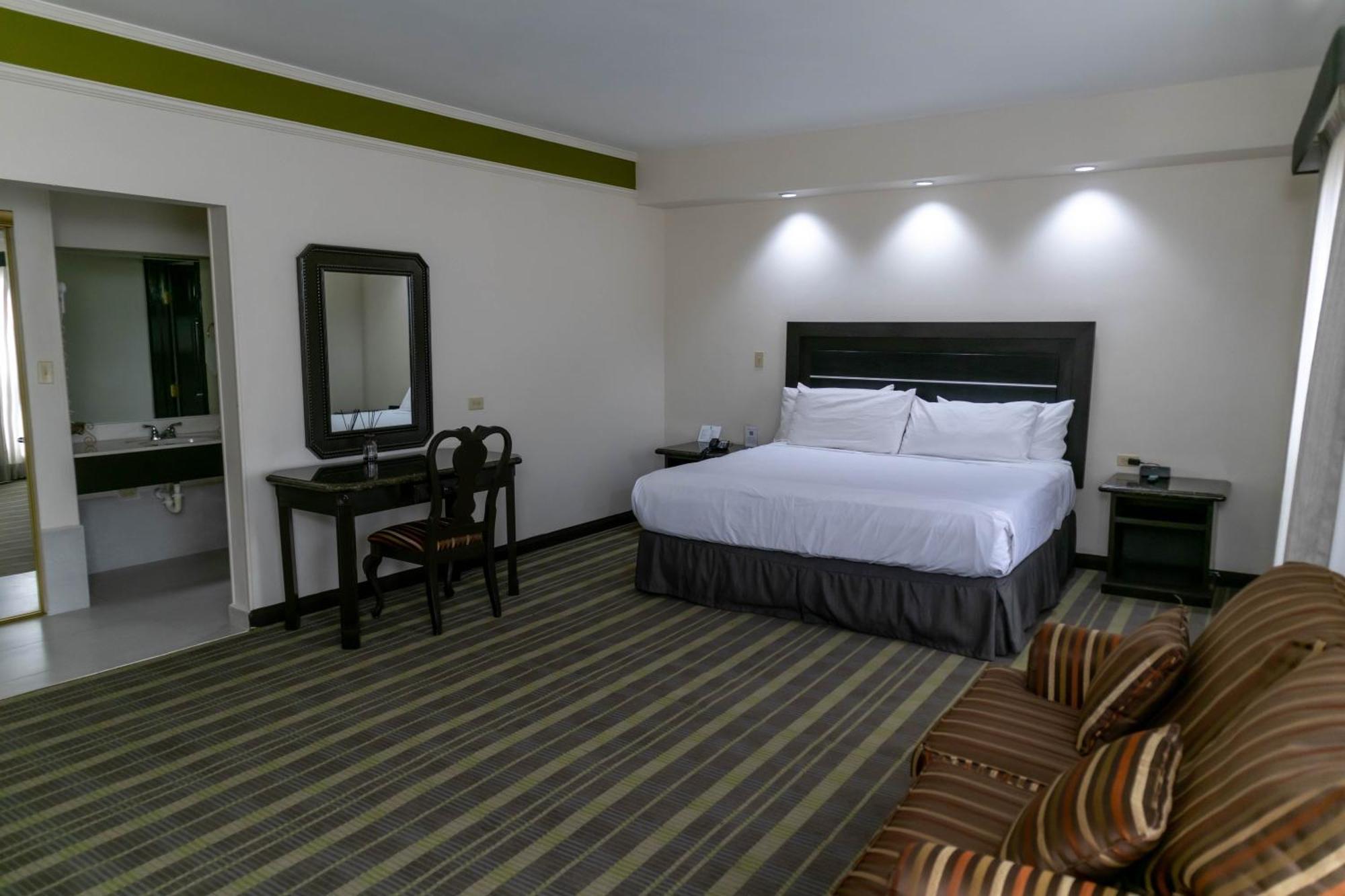 Best Western Hotel Plaza Matamoros Buitenkant foto