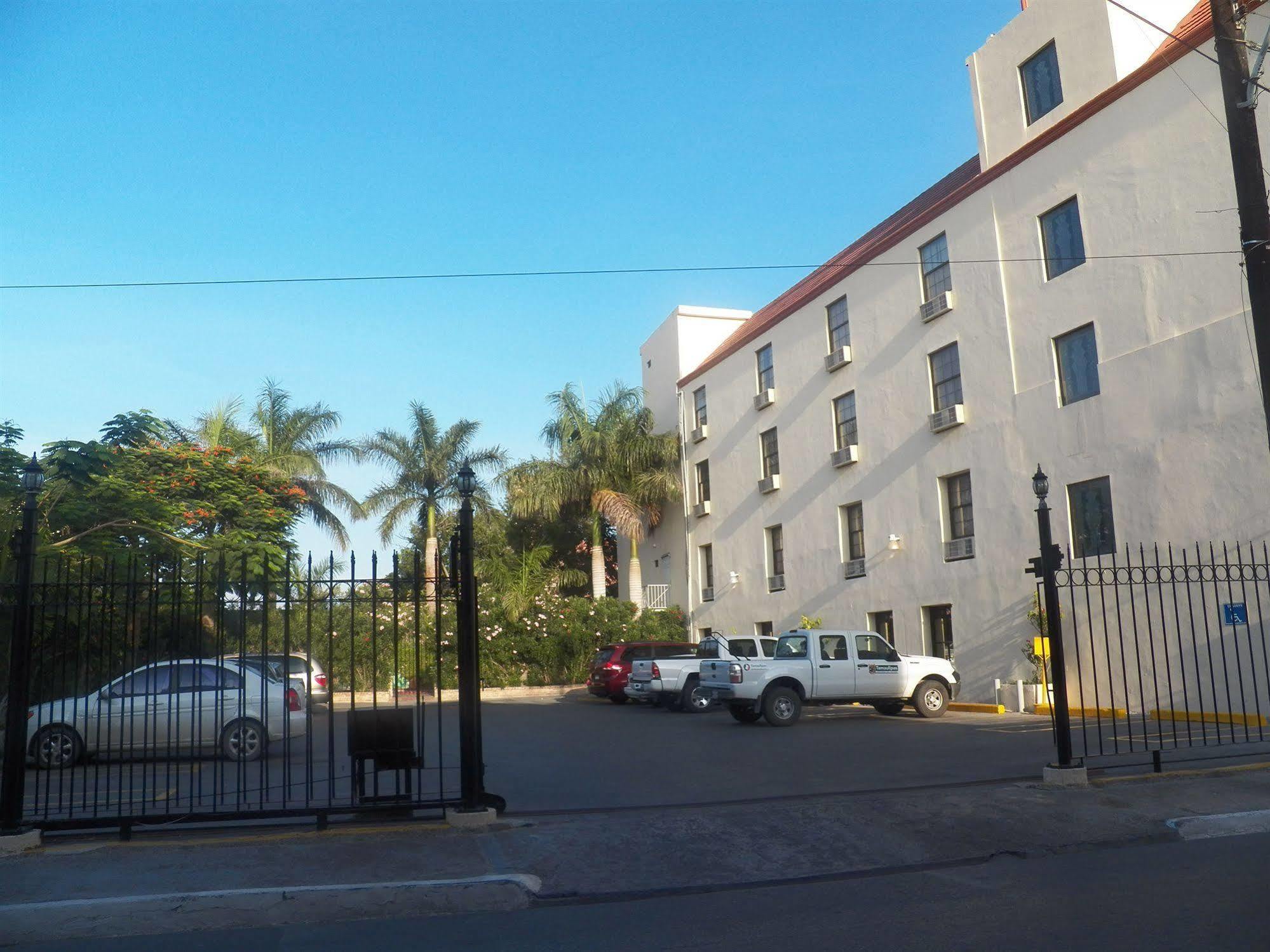 Best Western Hotel Plaza Matamoros Buitenkant foto